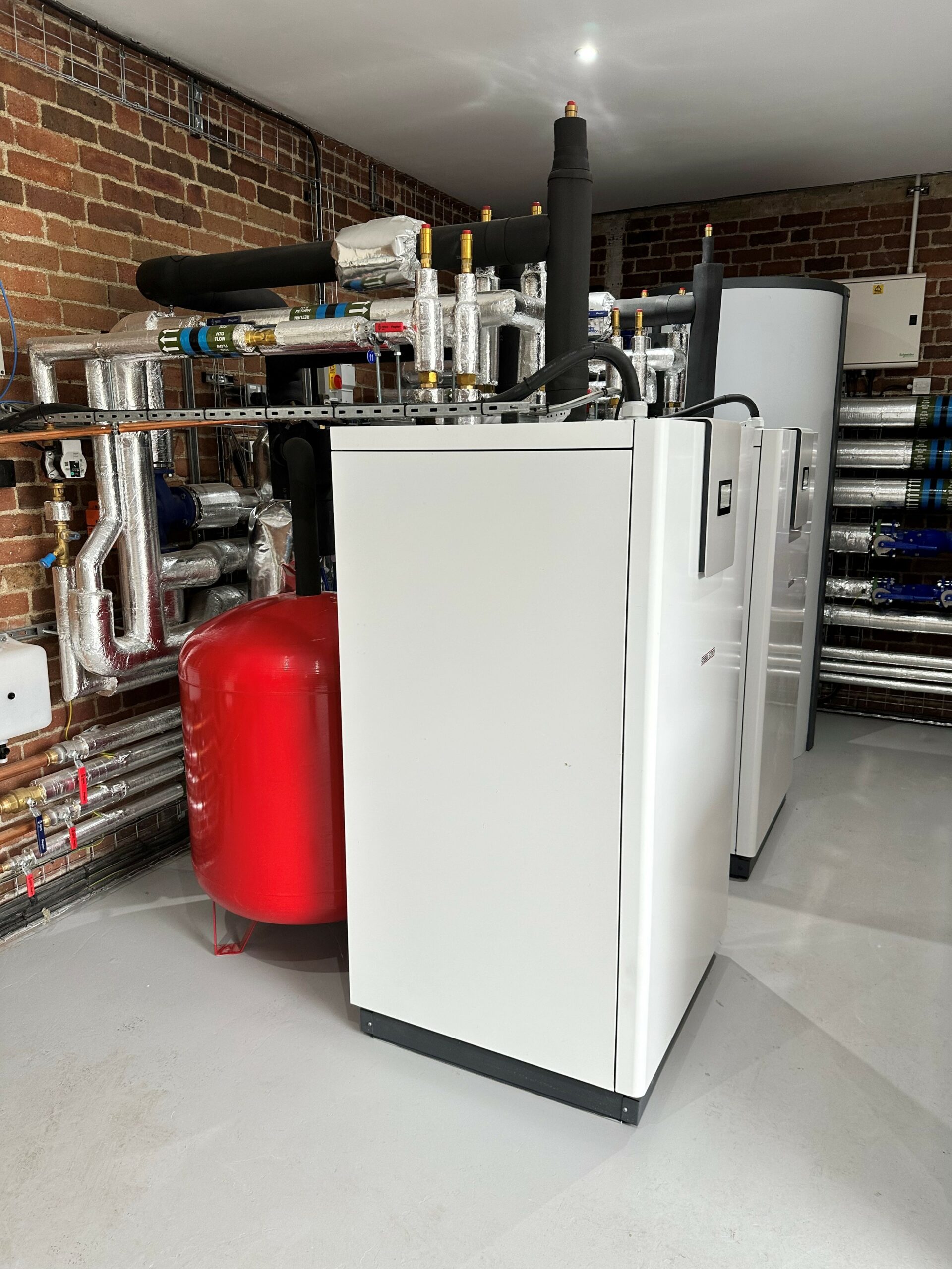 174kW GSHP System with Vertical Boreholes, Wiltshire